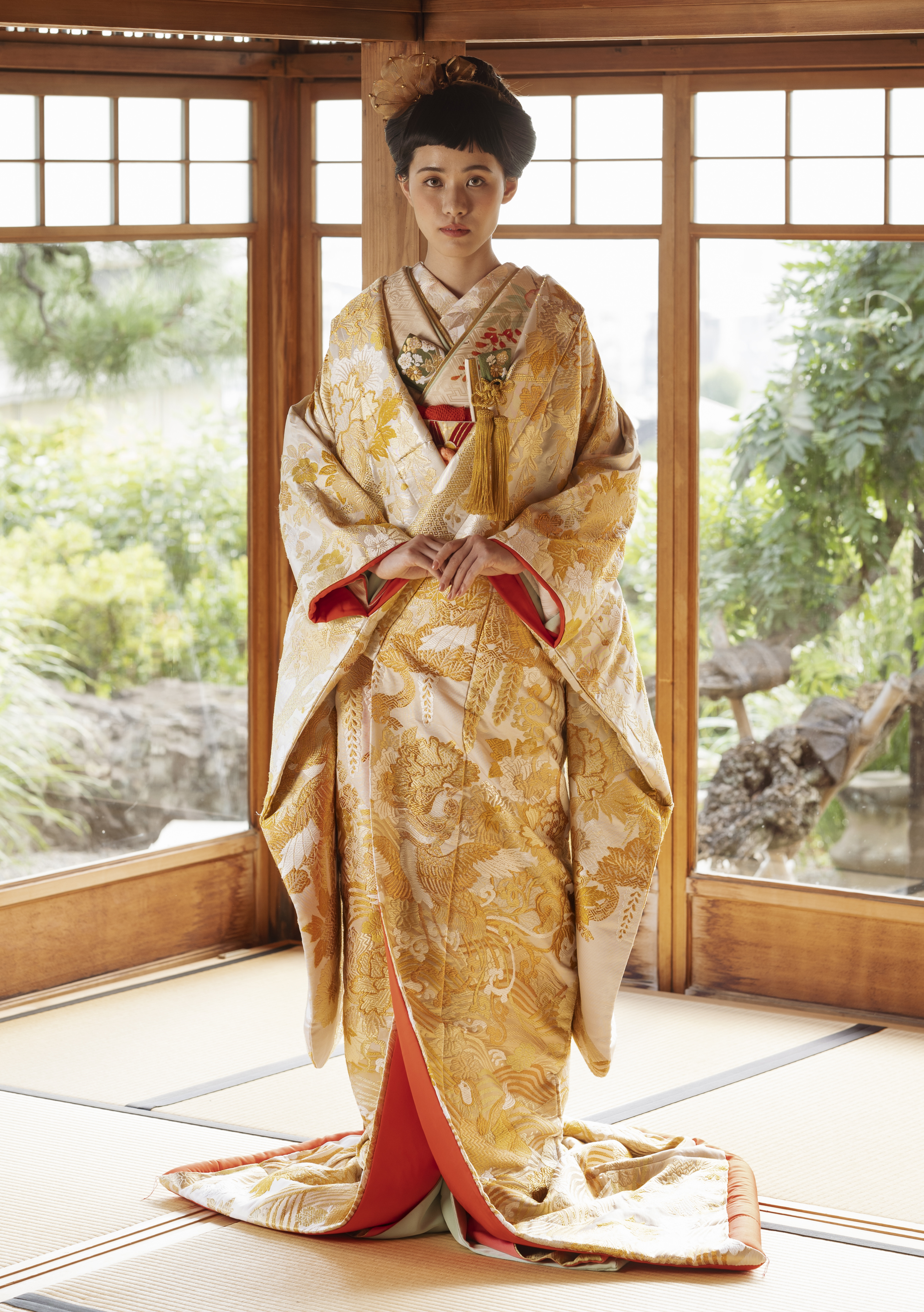 L468厳選西陣 枝垂れ桜笹文 振袖可 金地縹色蘇芳白 六通正絹高級美術  